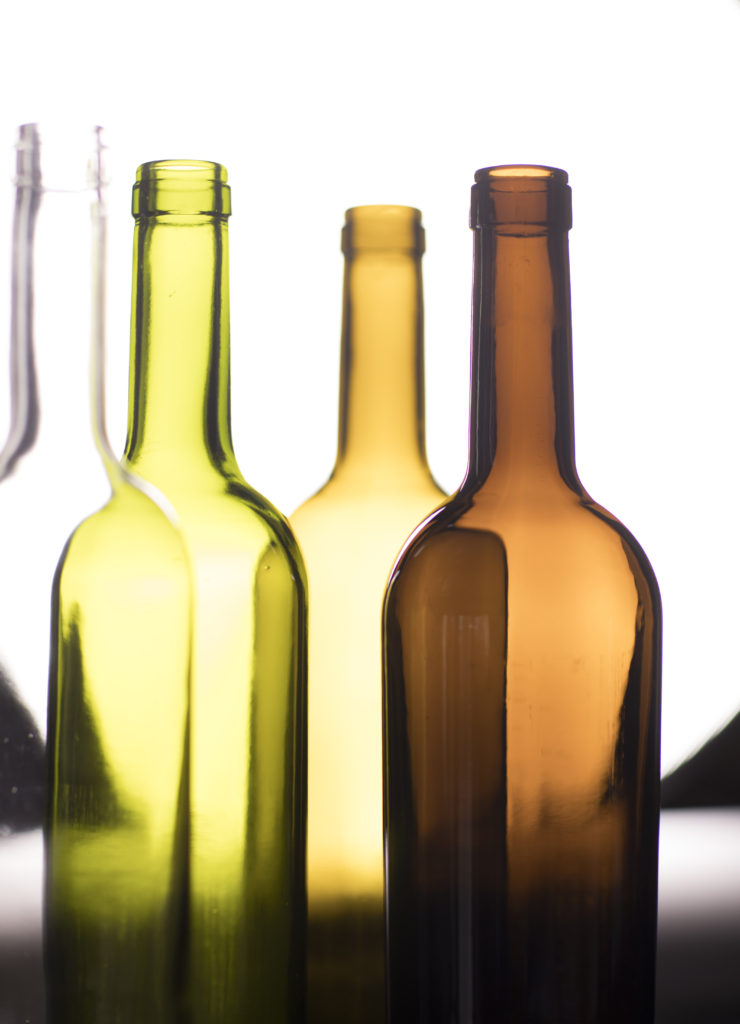 ¿Sabes que el color de las botellas de vino tiene su función? 0