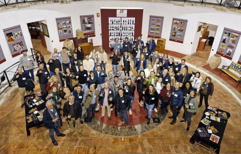 La DO Utiel-Requena celebra el reencuentro de la restauración local y las bodegas en la clausura del curso de cata de vinos de la DO