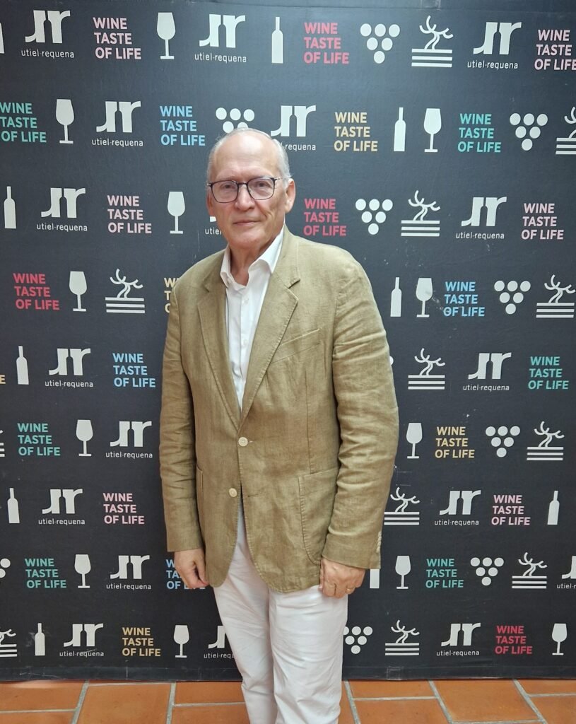 El Consejo Regulador agradece a Fernando Medina su gran labor tras tres décadas como asesor jurídico de la DO Utiel-Requena