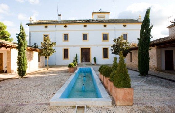 Casa solariega de Bodegas Emilio Clemente en Requena
