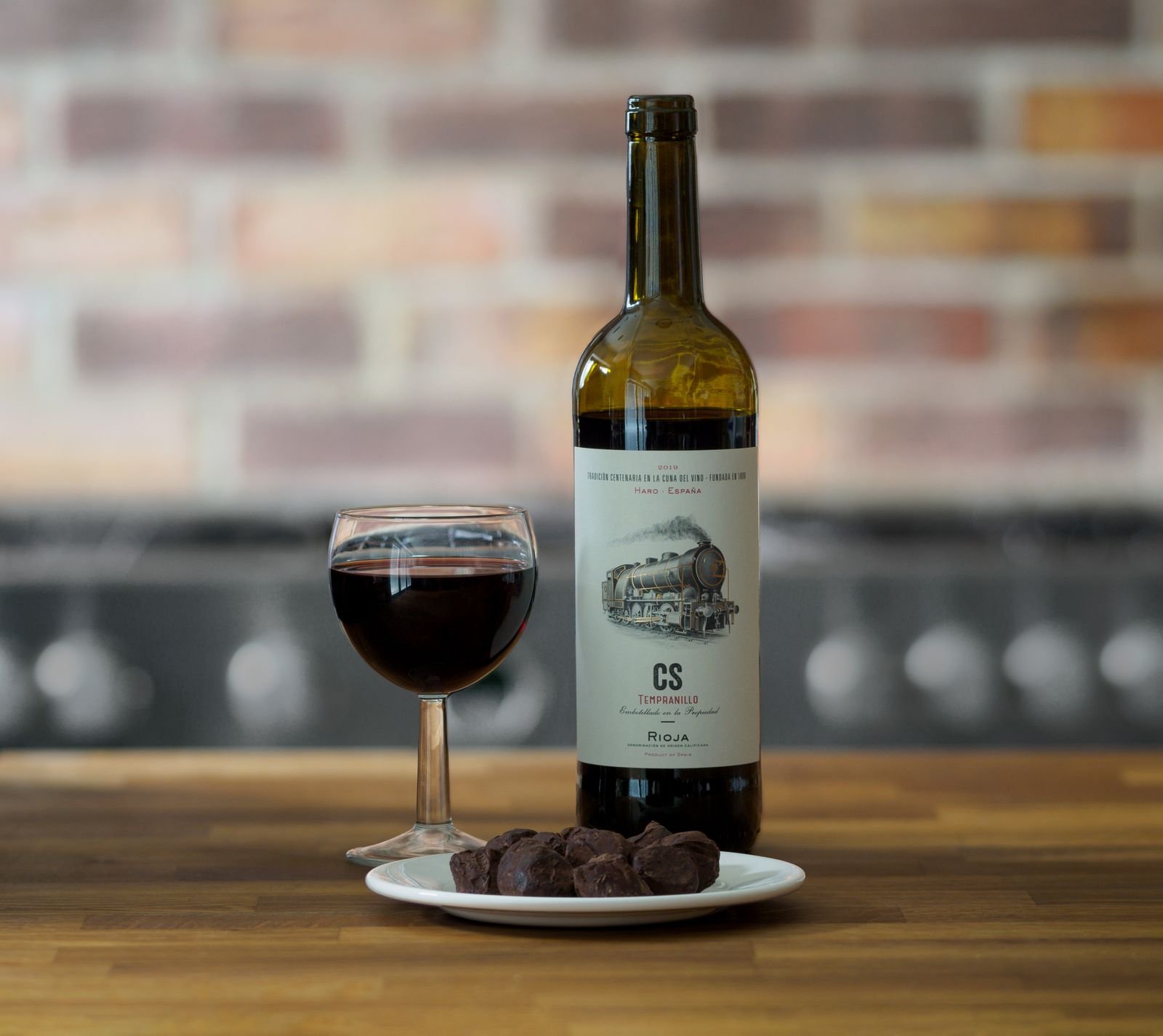 Vino tinto y chocolate negro, el maridaje más difícil de la sobremesa