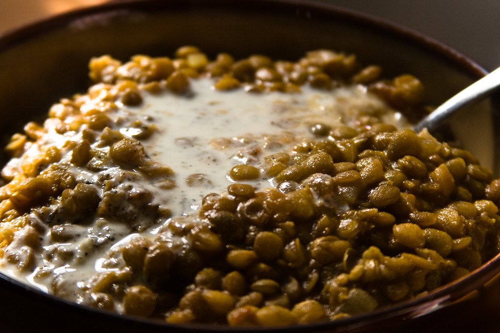 Guiso de lentejas, un plato sin carne que marida con un tinto joven de Bobal